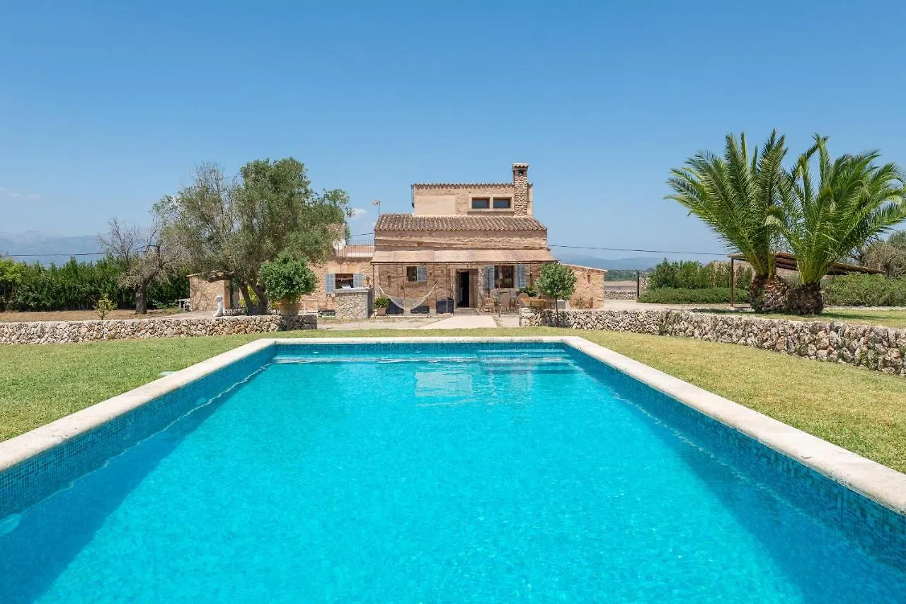 Villa Can Perello, Swimming Pool And Gardens location